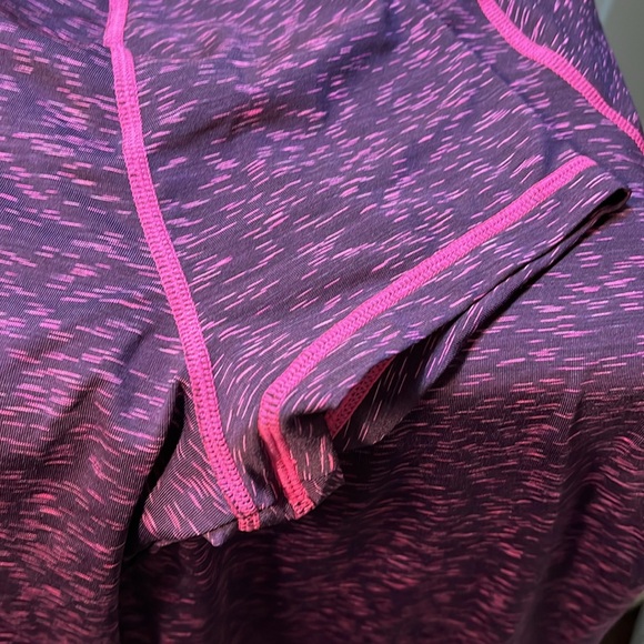 T-shirt by Idealogy size medium spandex, Lycra made Vietnam purple and pink - Picture 3 of 7